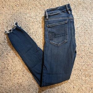 Dark wash American Eagle Skinny Jeans. Sz. 4